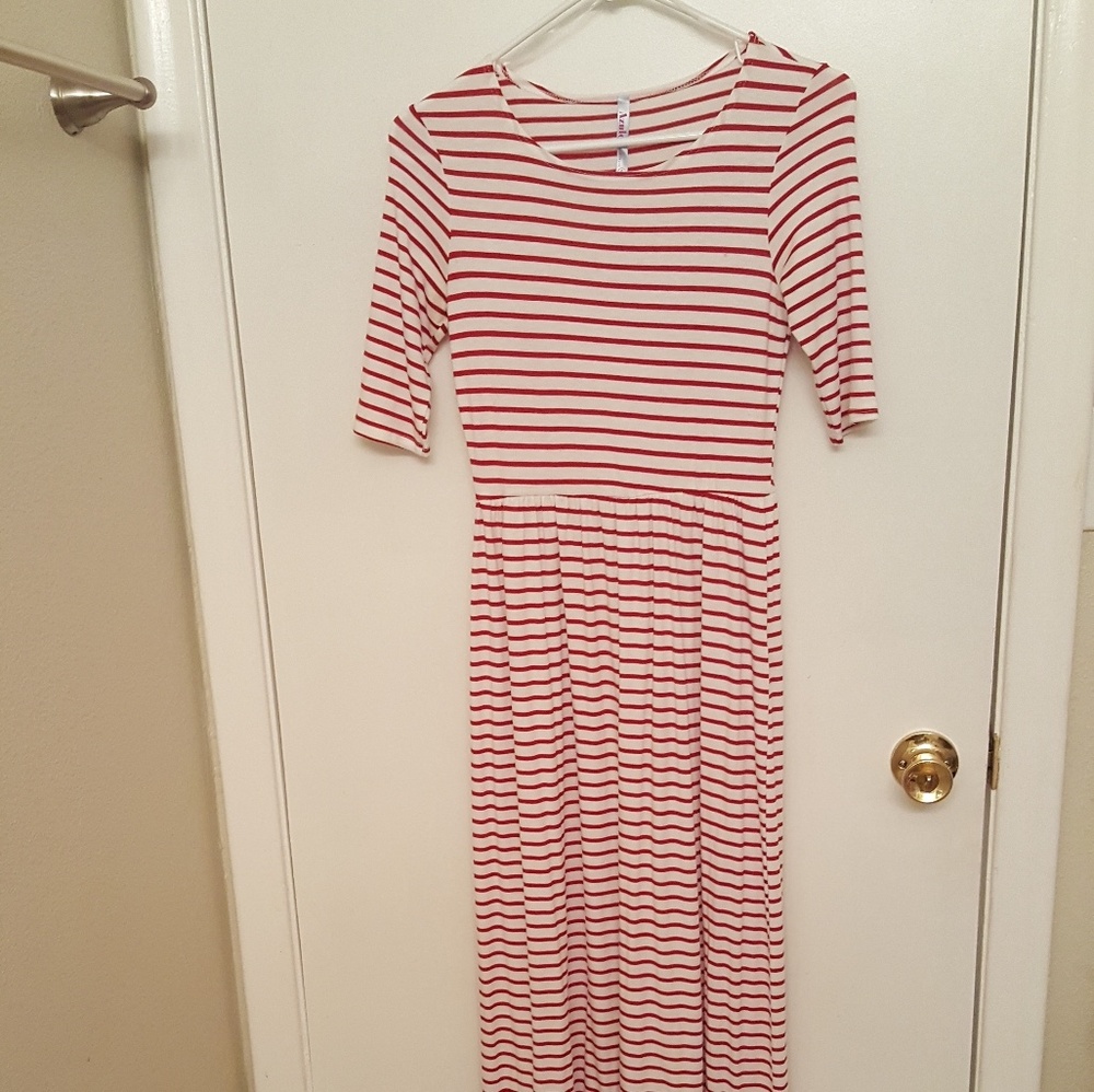 Red & white stripped maxi dress | sleeves